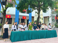 Gần 2.000 thầy và trò trường Đông Hội trải nghiệm kỹ năng sinh tồn trong hỏa hoạn