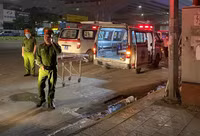 Huy động lực lượng trong đêm cứu người tại công trình sập giàn giáo 