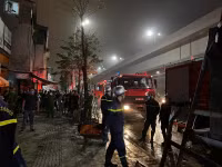 Huy động lực lượng trong đêm cứu người tại công trình sập giàn giáo 