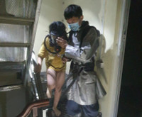 Những hình ảnh trong đêm ở ngôi nhà 4 tầng bị cháy