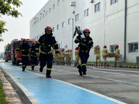 Hơn 800 người tham gia diễn tập PCCC và CNCH tại Công ty TNHH TOTO Việt Nam