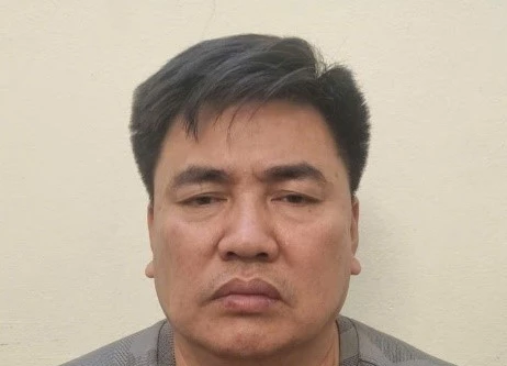 Đối tượng đẩy Cảnh sát giao thông vào đầu xe tải bị điều tra về hành vi giết người