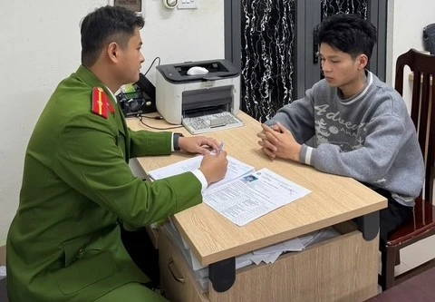 Cặp đôi 10X tham gia đường dây làm giả giấy khám sức khỏe