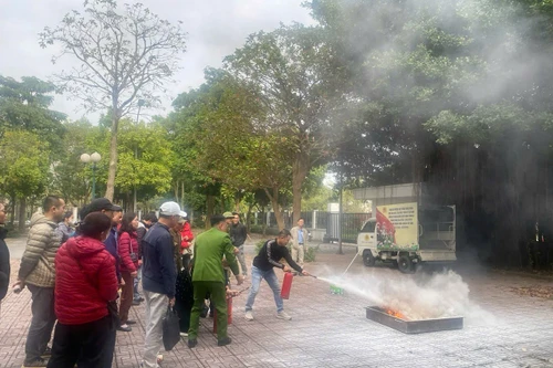 Hành trang quý cho người dân và cán bộ cơ sở phường Việt Hưng