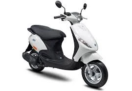 Tìm chủ sở hữu xe máy nhãn hiệu Piaggio Zip màu trắng
