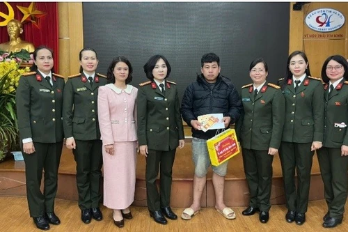 Mang hương Xuân sưởi ấm, chữa lành những 'trái tim bị thương'