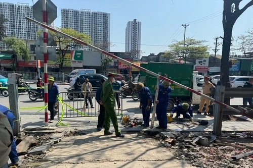 Thêm 5 lối mở tự tạo đầy nguy hiểm trên tuyến đường sắt Bắc Nam đã bị bịt