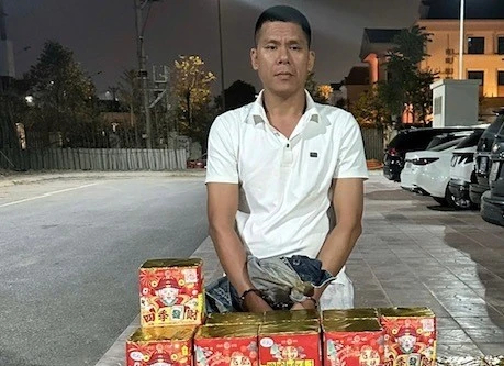 Khởi tố đối tượng buôn bán hơn 130 kg pháo nổ