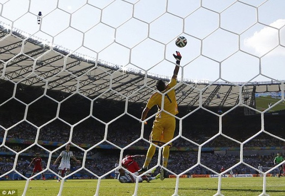 Lóe sáng phút bù giờ, Messi đưa Argentina vào vòng 16 đội ảnh 5