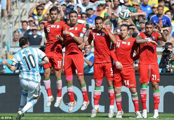 Lóe sáng phút bù giờ, Messi đưa Argentina vào vòng 16 đội ảnh 2