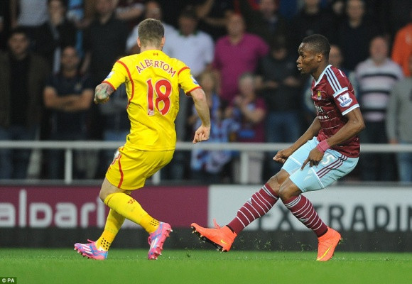 Ngả mũ trước siêu phẩm khiến Liverpool “ôm hận” ảnh 1