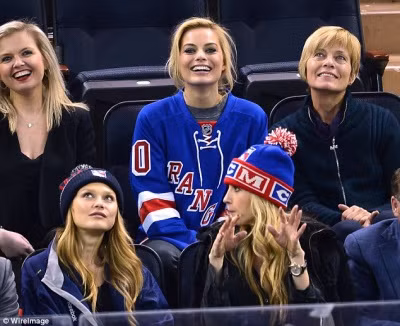 Fulham làm buồn lòng nữ minh tinh thích “ở trần” Margot Robbie ảnh 4