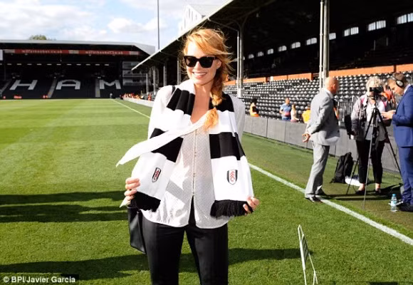 Fulham làm buồn lòng nữ minh tinh thích “ở trần” Margot Robbie ảnh 3