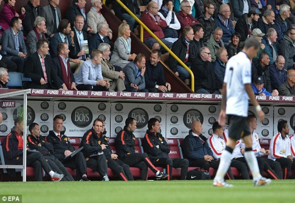 Những pha bóng ấn tượng trong ngày ra mắt của Di Maria ảnh 3