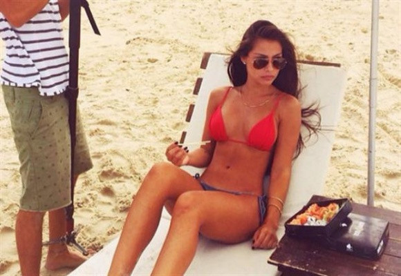 Neymar ra mắt bạn gái “bốc lửa” Gabriella Lenzi ở Barca ảnh 5