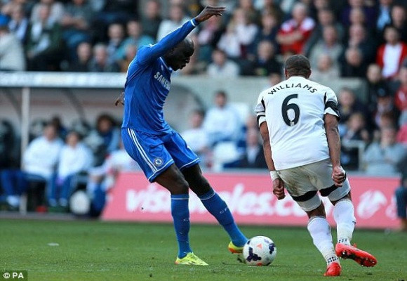 “Người hùng” Demba Ba ảnh 3