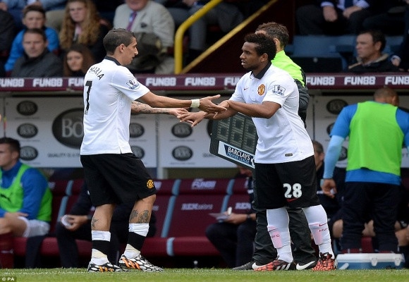 Chùm ảnh: Di Maria gặp "hạn", Louis van Gaal hết "phép", M.U nhạt nhoà ảnh 6