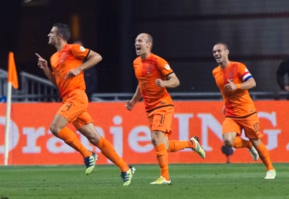 Hà Lan chốt danh sách dự World Cup: Không có chỗ cho sao trẻ! ảnh 1