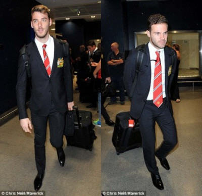 Chùm ảnh: Các người hùng M.U trở về sau vinh quang trên đất Mỹ ảnh 4 Chùm ảnh: Các người hùng M.U trở về sau vinh quang trên đất Mỹ ảnh 4