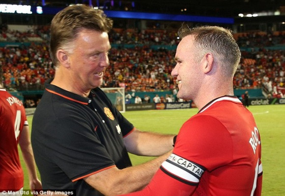 Chùm ảnh: Các người hùng M.U trở về sau vinh quang trên đất Mỹ ảnh 8 Chùm ảnh: Các người hùng M.U trở về sau vinh quang trên đất Mỹ ảnh 8