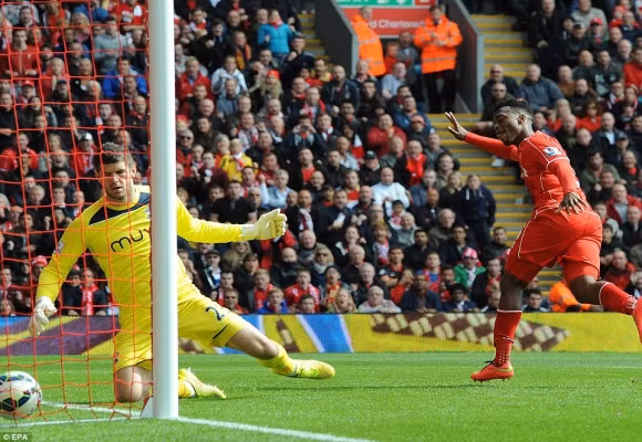 Xà ngang cứu Liverpool, Man City thoát thua nhờ Fernando ảnh 2