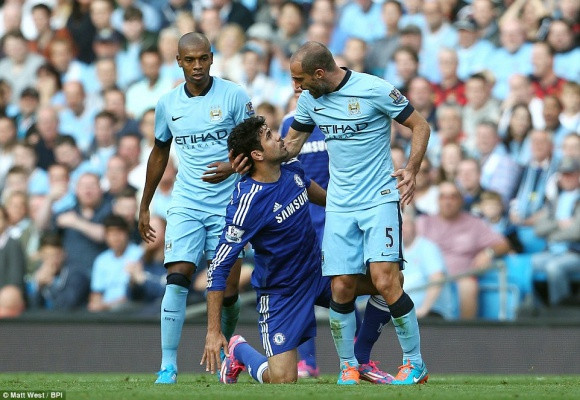 Lộ clip sao Man City và Chelsea “tẩn” nhau trong đường hầm ảnh 4