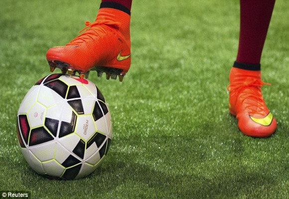 Sao trẻ tuyển Anh sành điệu cùng trào lưu giày thêu tại World Cup 2014 ảnh 3