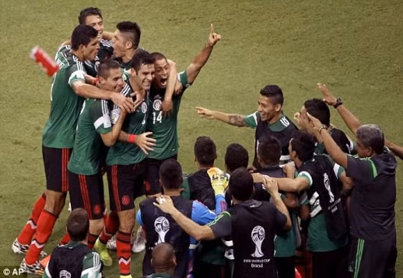 Thắng tưng bừng 4-1 trước Cameroon, Brazil “né” Hà Lan ảnh 6