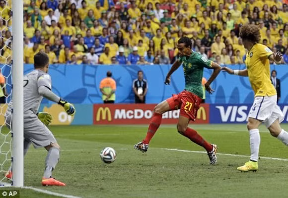 Thắng tưng bừng 4-1 trước Cameroon, Brazil “né” Hà Lan ảnh 3