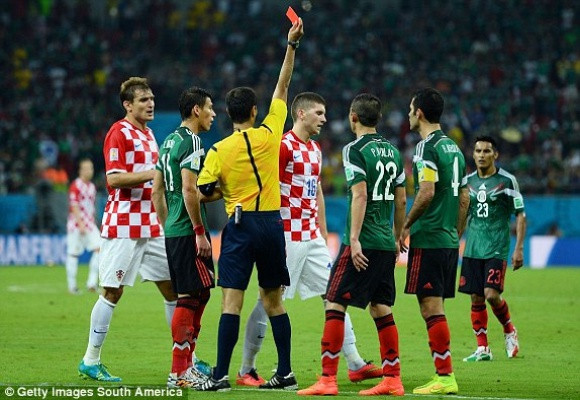 Thắng tưng bừng 4-1 trước Cameroon, Brazil “né” Hà Lan ảnh 8