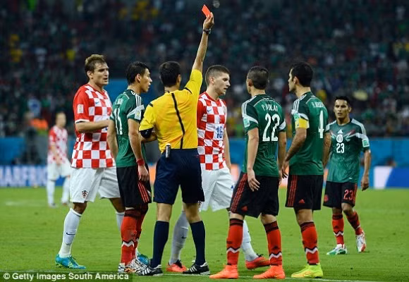Thắng tưng bừng 4-1 trước Cameroon, Brazil “né” Hà Lan ảnh 8