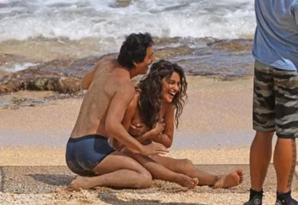 Ngắm CR7 “trần như nhộng” bên cô bồ - siêu mẫu Irina Shayk ảnh 2