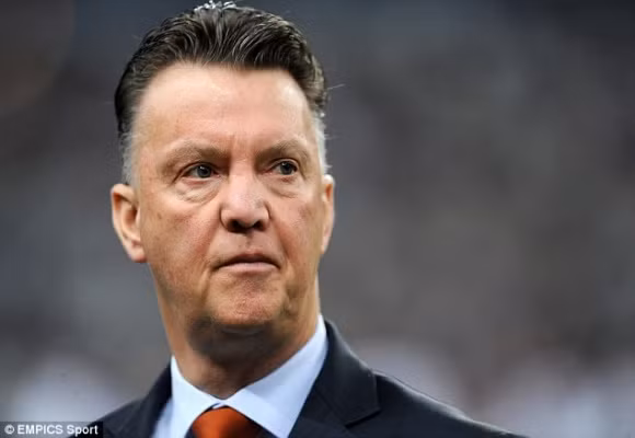 Louis van Gaal chính thức trở thành HLV trưởng của M.U ảnh 1
