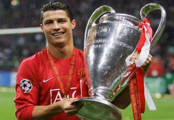 Louis van Gaal kém cả David Moyes, M.U còn cần CR7 làm gì ? ảnh 6