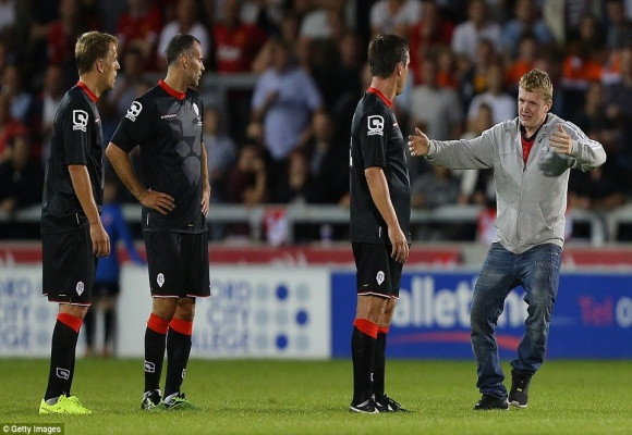 Giggs lập siêu phẩm trong ngày “Thế hệ vàng” 92 của M.U thua thảm ảnh 4