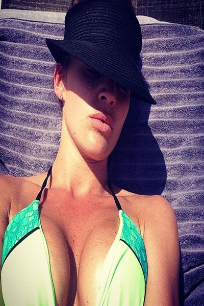 Hoa hậu “sát” cầu thủ tung hình khoe thân “thiêu đốt” đấng mày râu ảnh 2 Hoa hậu “sát” cầu thủ tung hình khoe thân “thiêu đốt” đấng mày râu ảnh 2