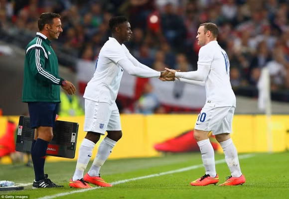 Chùm ảnh: Rooney lập công "rửa" băng đội trưởng Tam Sư ảnh 9