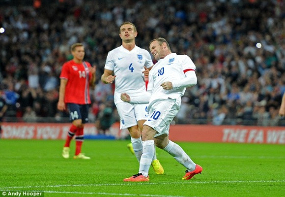 Chùm ảnh: Rooney lập công "rửa" băng đội trưởng Tam Sư ảnh 7 Chùm ảnh: Rooney lập công "rửa" băng đội trưởng Tam Sư ảnh 7