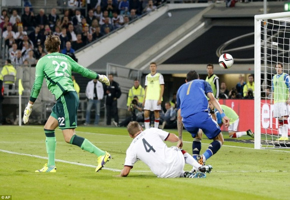 Tân binh M.U toả sáng rực rỡ, Argentina “trả nợ” World Cup trước người Đức ảnh 5