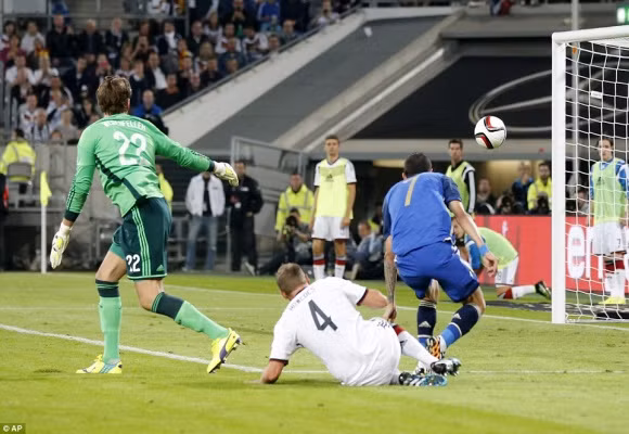 Tân binh M.U toả sáng rực rỡ, Argentina “trả nợ” World Cup trước người Đức ảnh 5