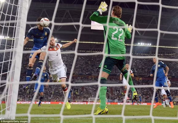 Tân binh M.U toả sáng rực rỡ, Argentina “trả nợ” World Cup trước người Đức ảnh 4