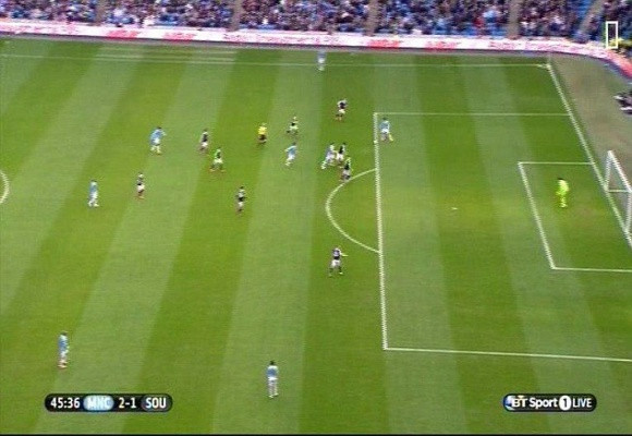 Nasri ghi bàn thắng tranh cãi, Man City thắng dễ Southampton ảnh 2