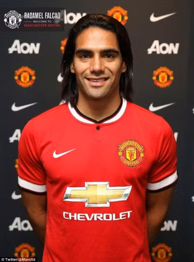 M.U kích nổ “bom tấn” hè với việc chiêu mộ “mãnh hổ” Falcao ảnh 2