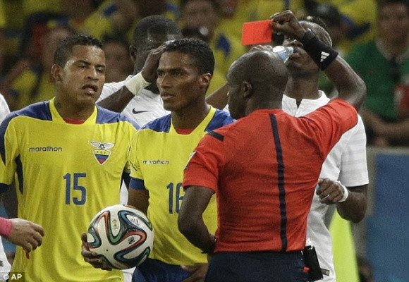 Shaqiri lập hat-trick, Thụy Sĩ theo Pháp vào vòng 16 đội ảnh 4