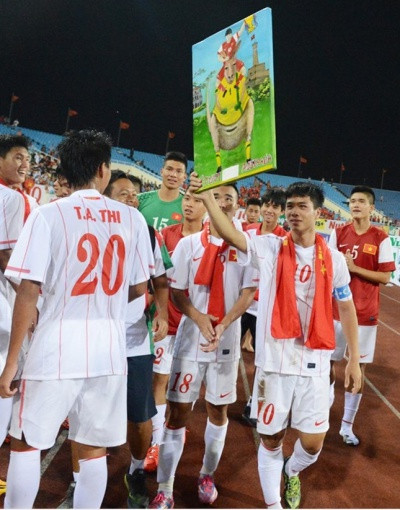 Công Phượng và món quà gây “bão mạng” ảnh 1