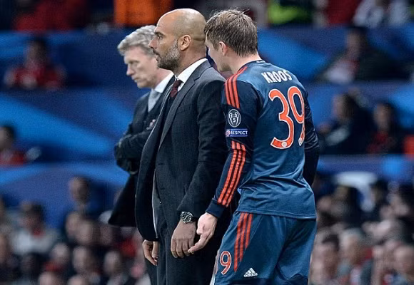 Bayern không bán, M.U vẫn quyết mua Toni Kroos ảnh 1