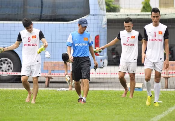 Chùm ảnh: Ngày "hành xác" đầu tiên của đội tuyển Việt Nam ảnh 6