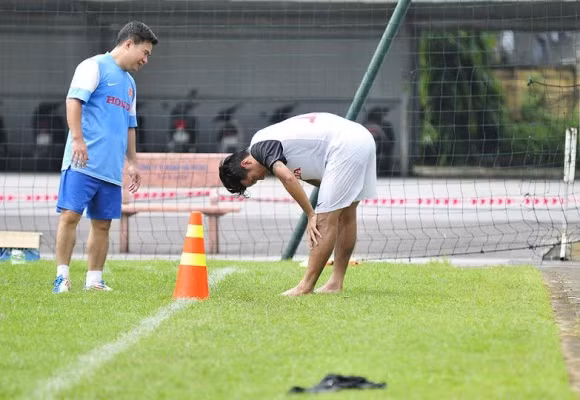 Chùm ảnh: Ngày "hành xác" đầu tiên của đội tuyển Việt Nam ảnh 7