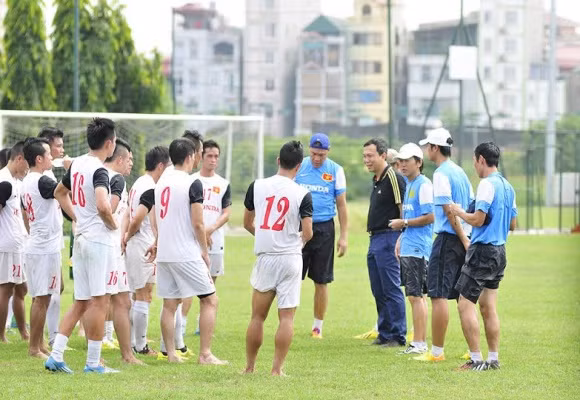 Chùm ảnh: Ngày "hành xác" đầu tiên của đội tuyển Việt Nam ảnh 8