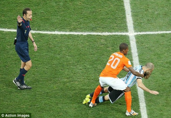 Sau 24 năm chờ đợi, Argentina vào chung kết gặp Đức ảnh 9